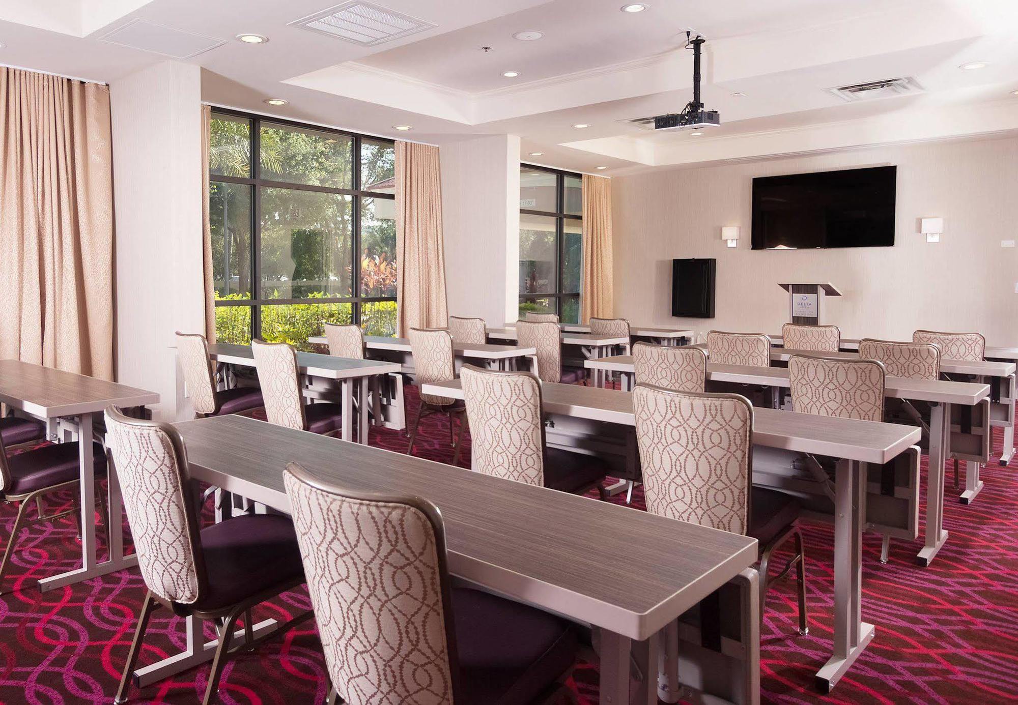 Hotel Delta By Marriott Orlando Buena Vista Lake Buena Vista